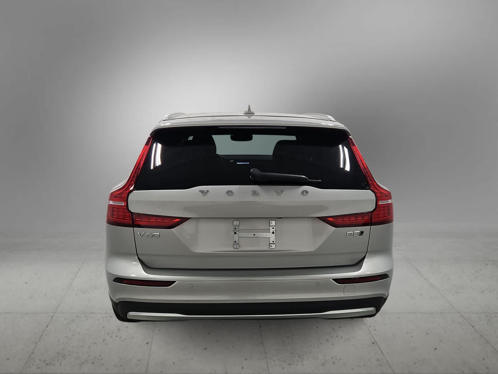 Thumbnail: 2025 Volvo S60 - 7