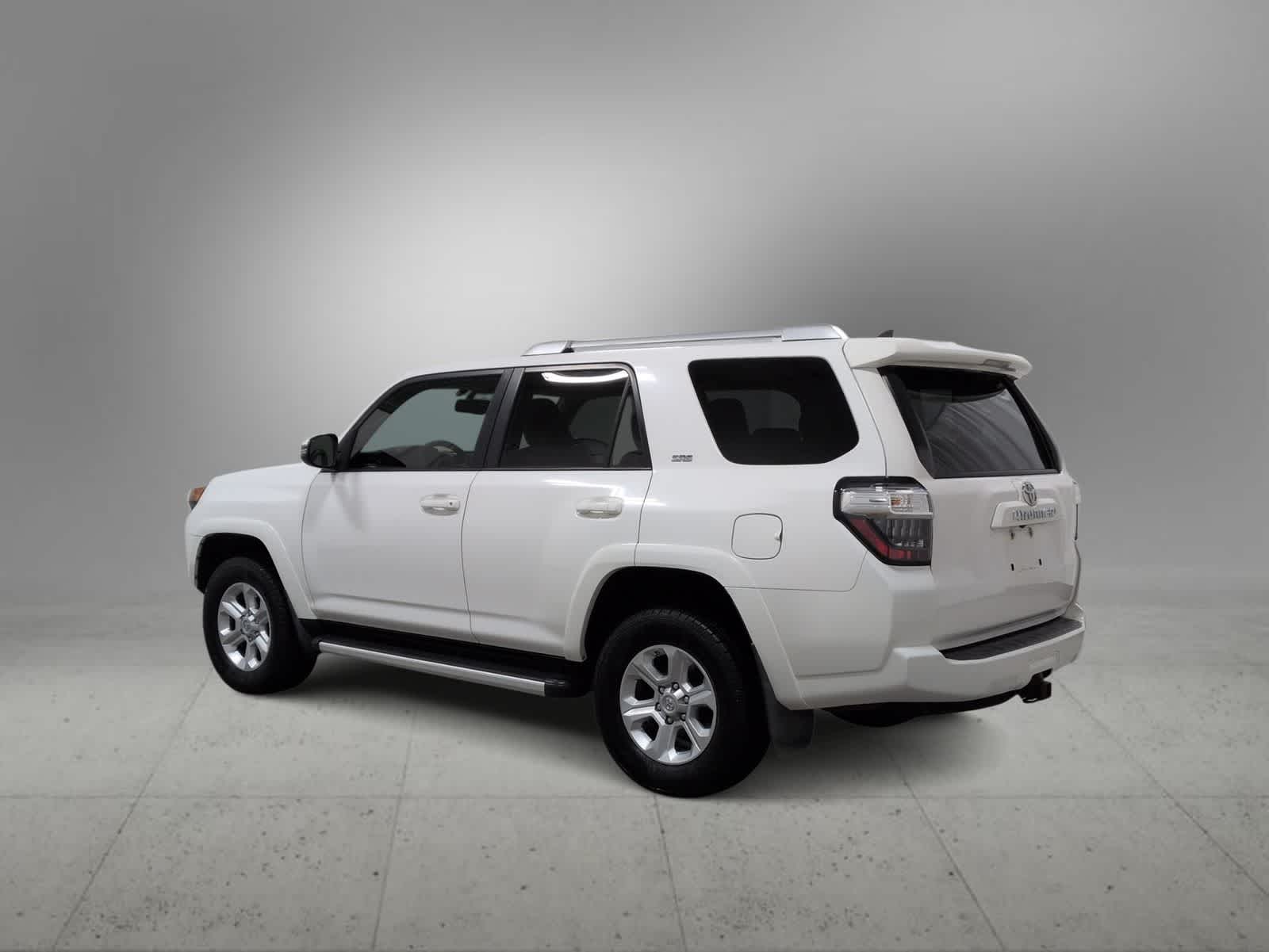 Thumbnail: 2015 Toyota 4Runner - 6