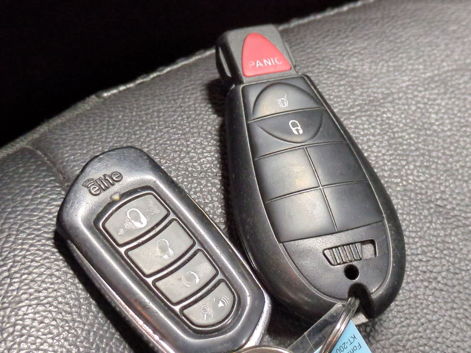 Thumbnail: 2010 Chrysler 300 - 32