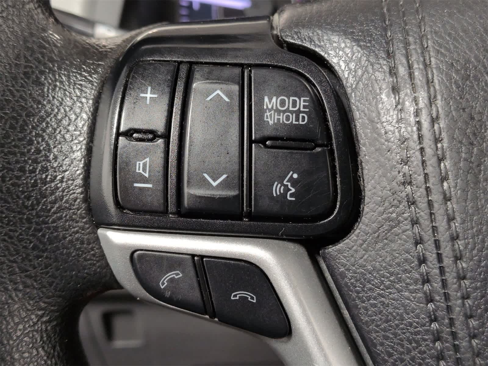 Thumbnail: 2019 Toyota Sienna - 24