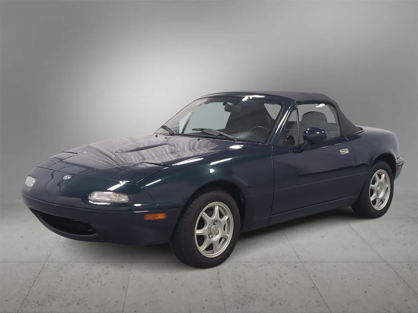 Thumbnail: 1997 Mazda MX-5 Miata - 4