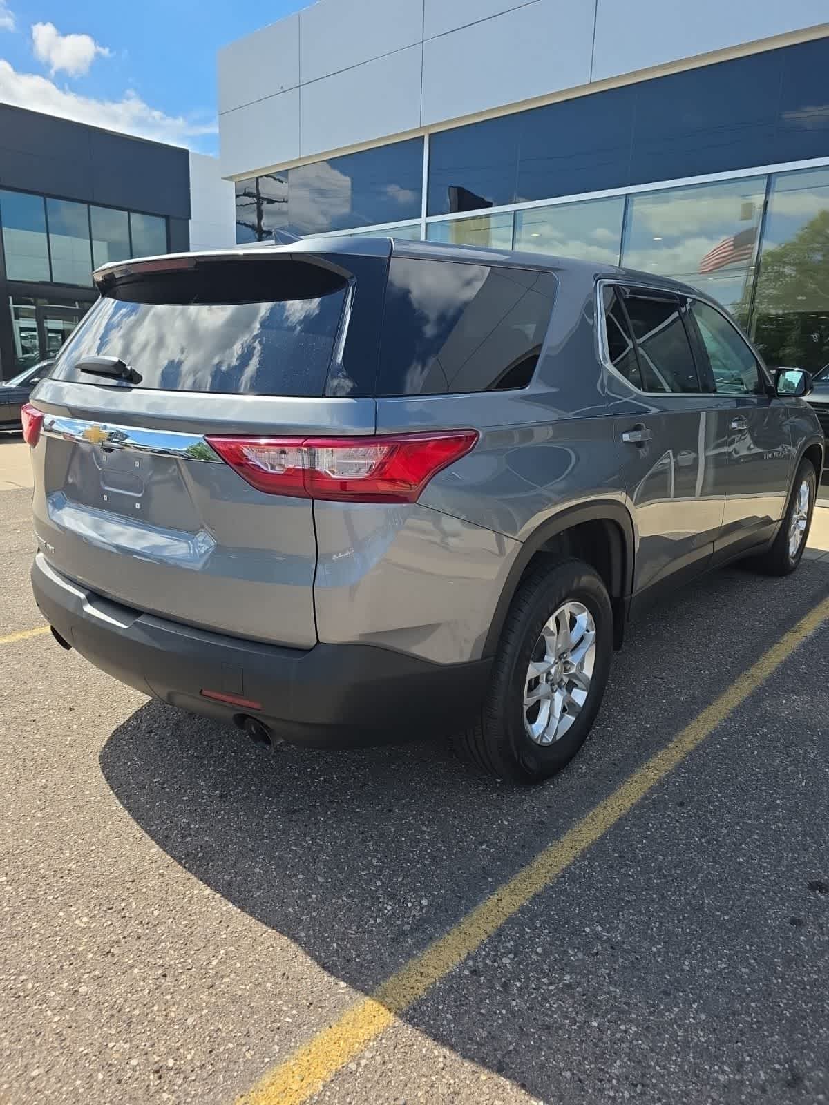 Thumbnail: 2020 Chevrolet Traverse - 4