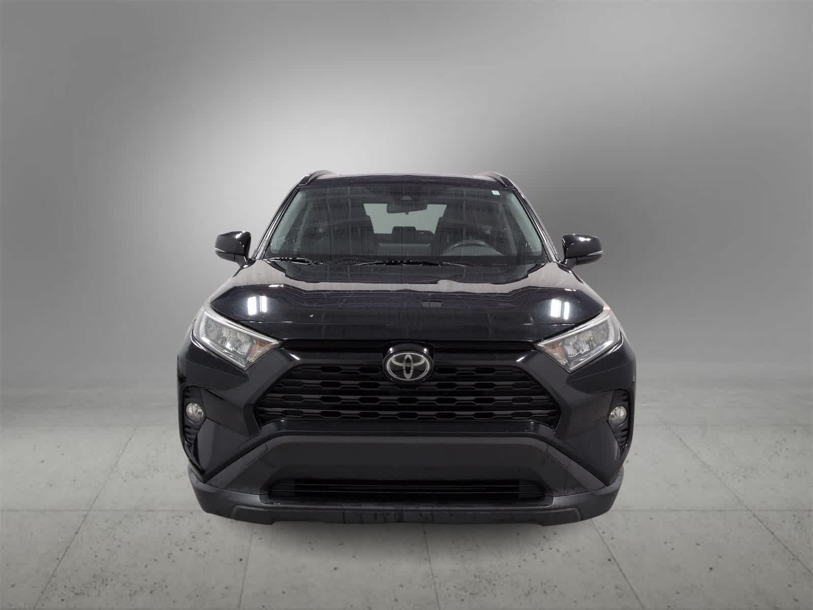 Thumbnail: 2019 Toyota RAV4 - 3
