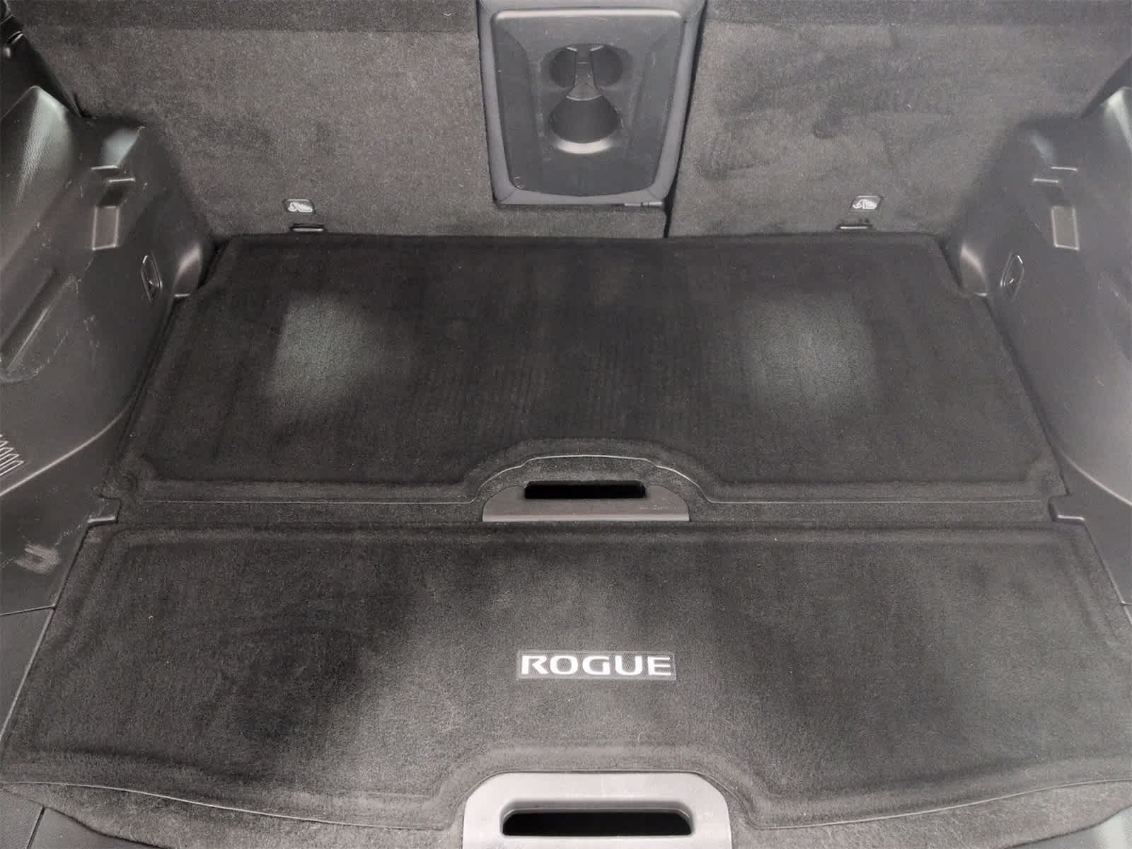 Thumbnail: 2018 Nissan Rogue - 32