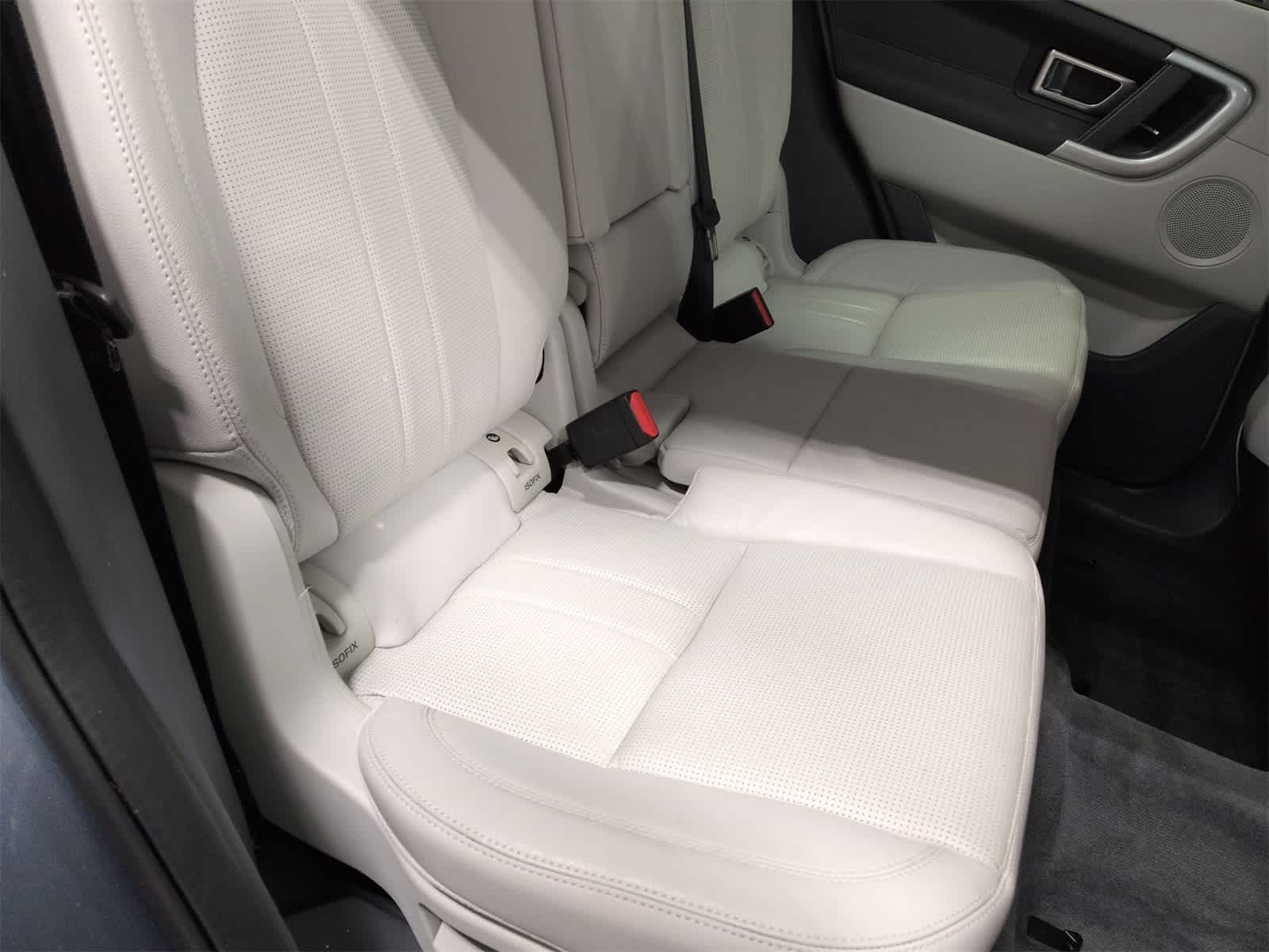 Thumbnail: 2018 Land Rover Discovery Sport - 22