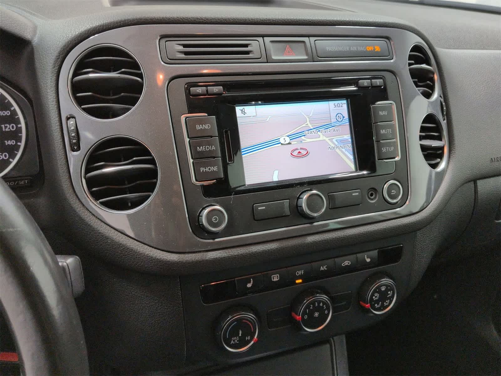 Thumbnail: 2013 Volkswagen Tiguan - 30