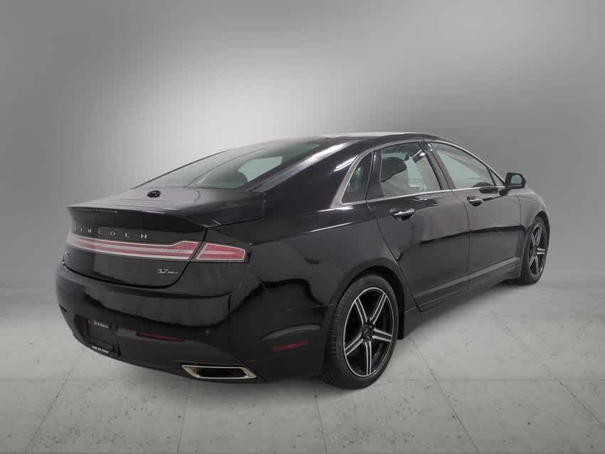 Thumbnail: 2016 Lincoln MKZ - 8