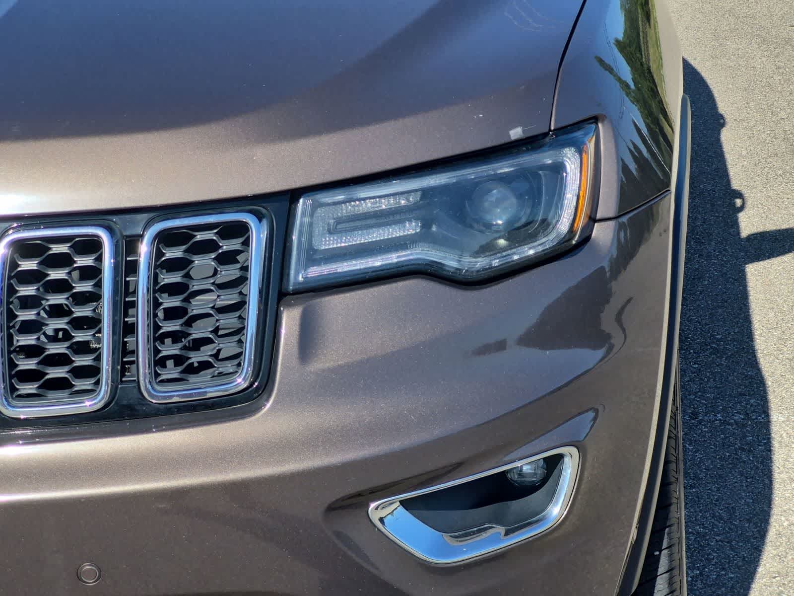 Thumbnail: 2017 Jeep Grand Cherokee - 11