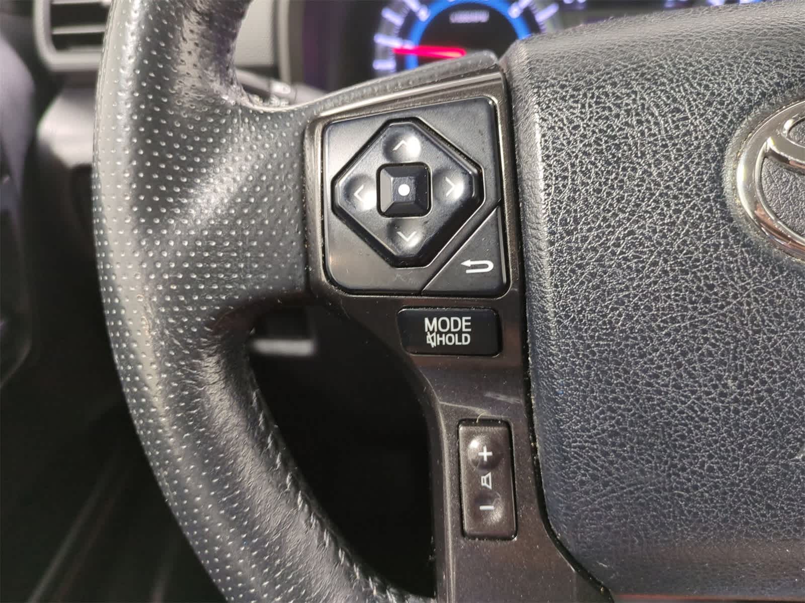 Thumbnail: 2015 Toyota 4Runner - 24