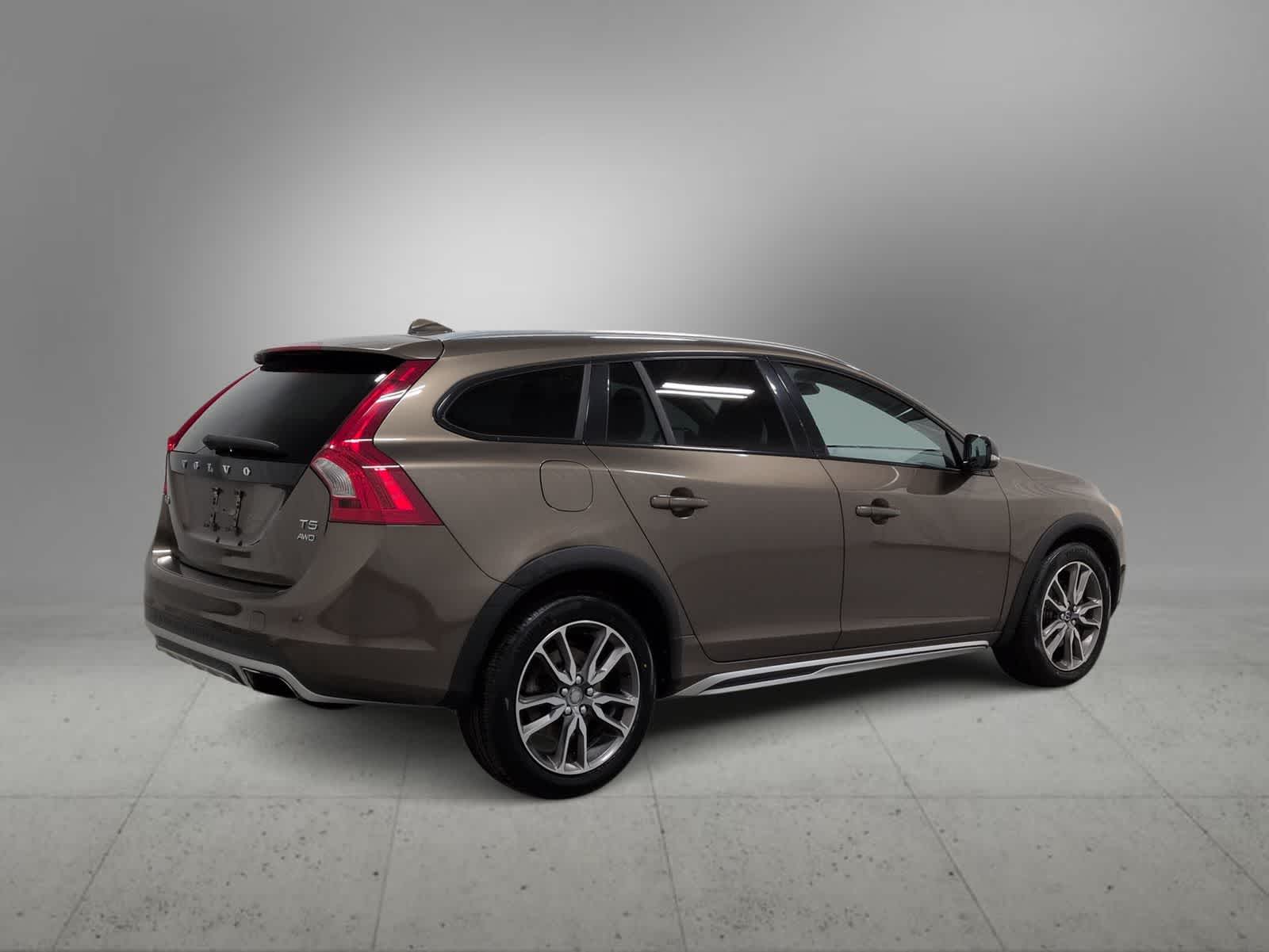 Thumbnail: 2015 Volvo S60 - 8