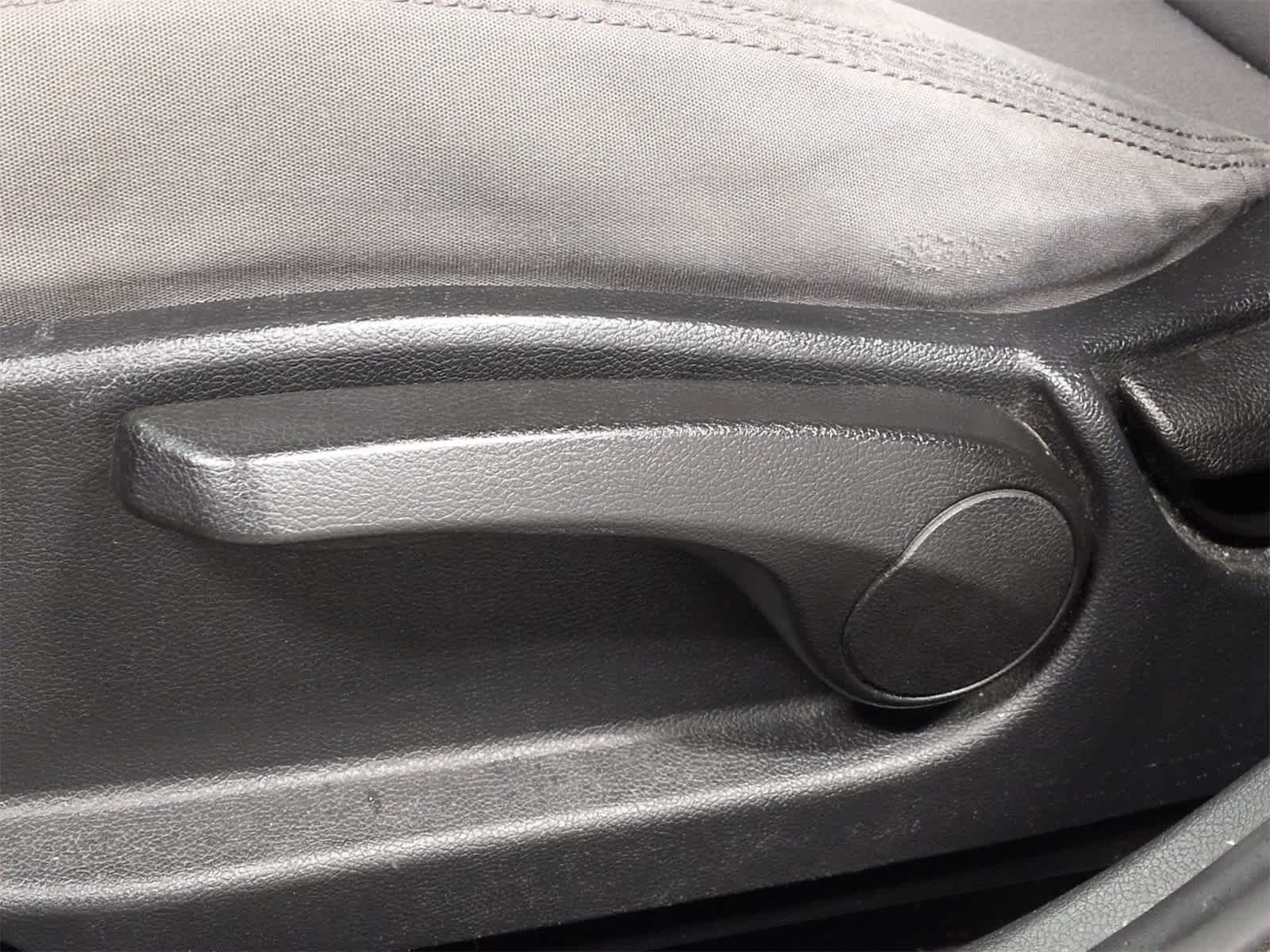 Thumbnail: 2014 Hyundai Elantra - 18