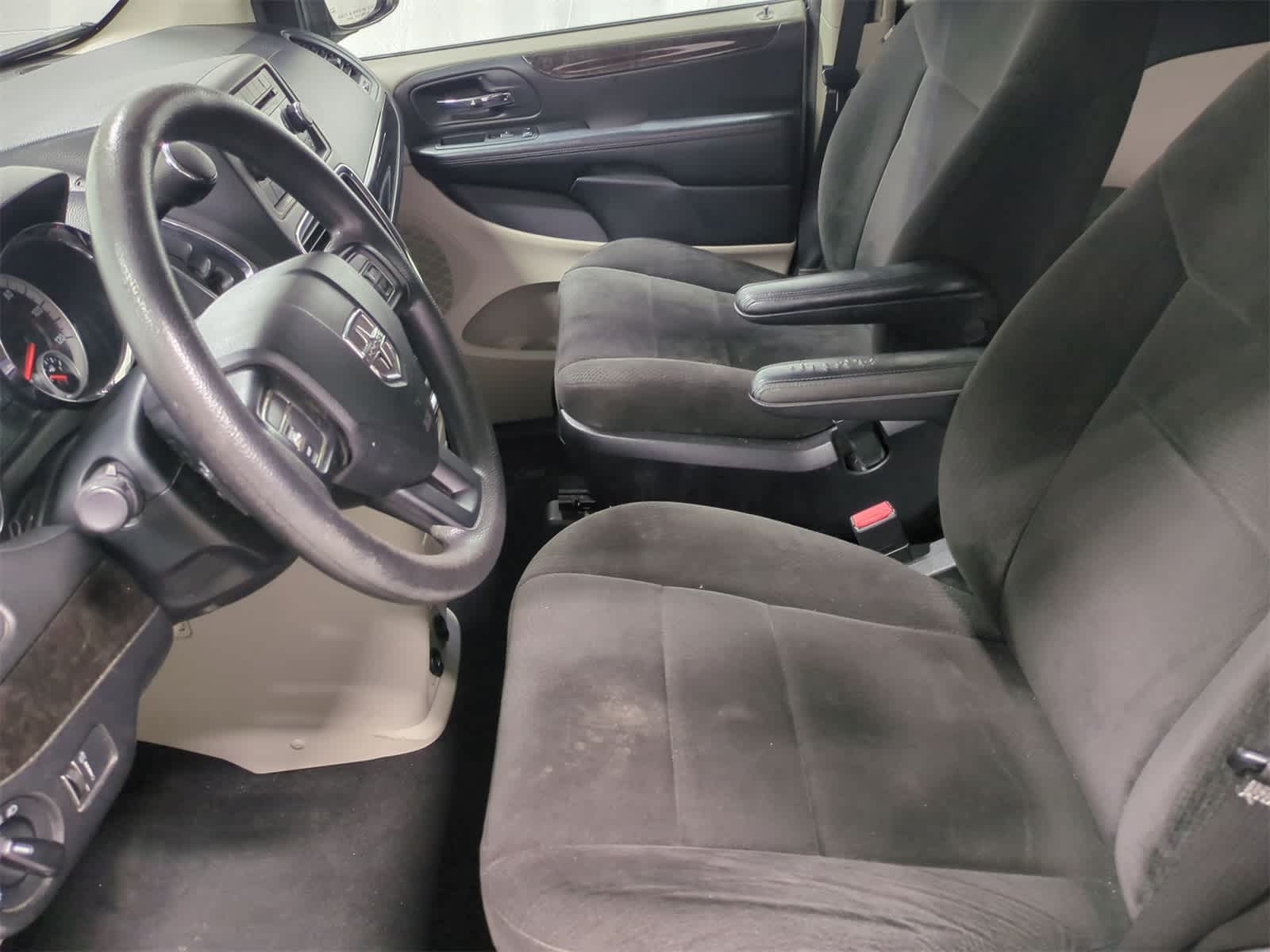 Thumbnail: 2013 Dodge Grand Caravan - 17