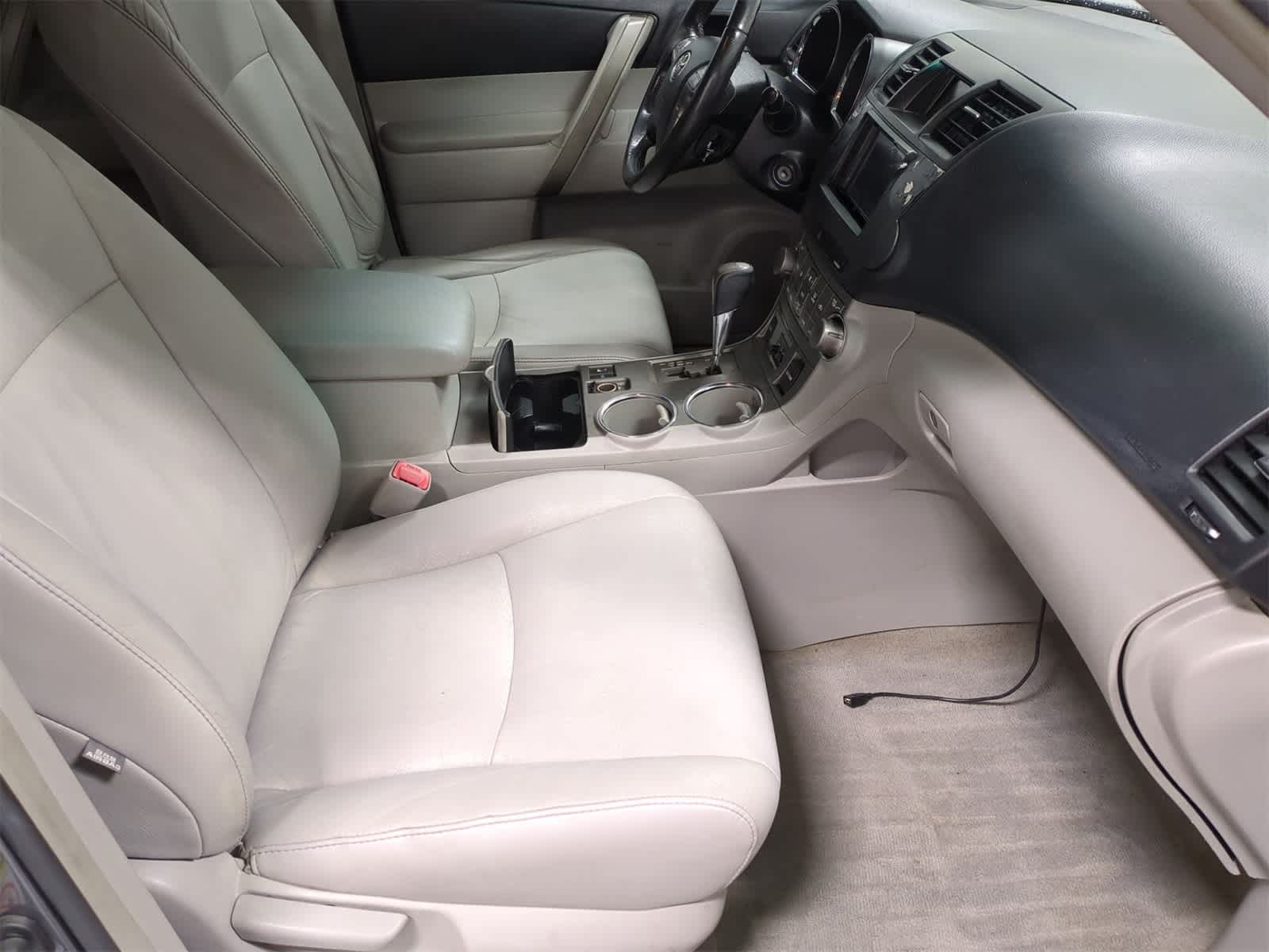Thumbnail: 2010 Toyota Highlander - 24