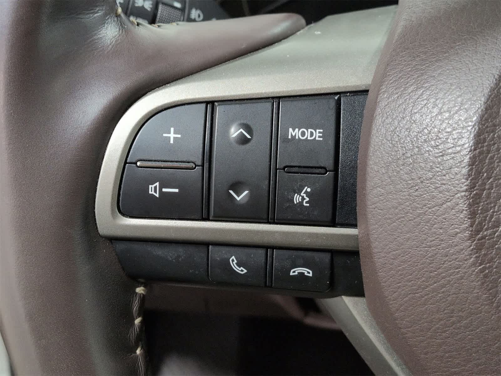 Thumbnail: 2018 Lexus RX - 26