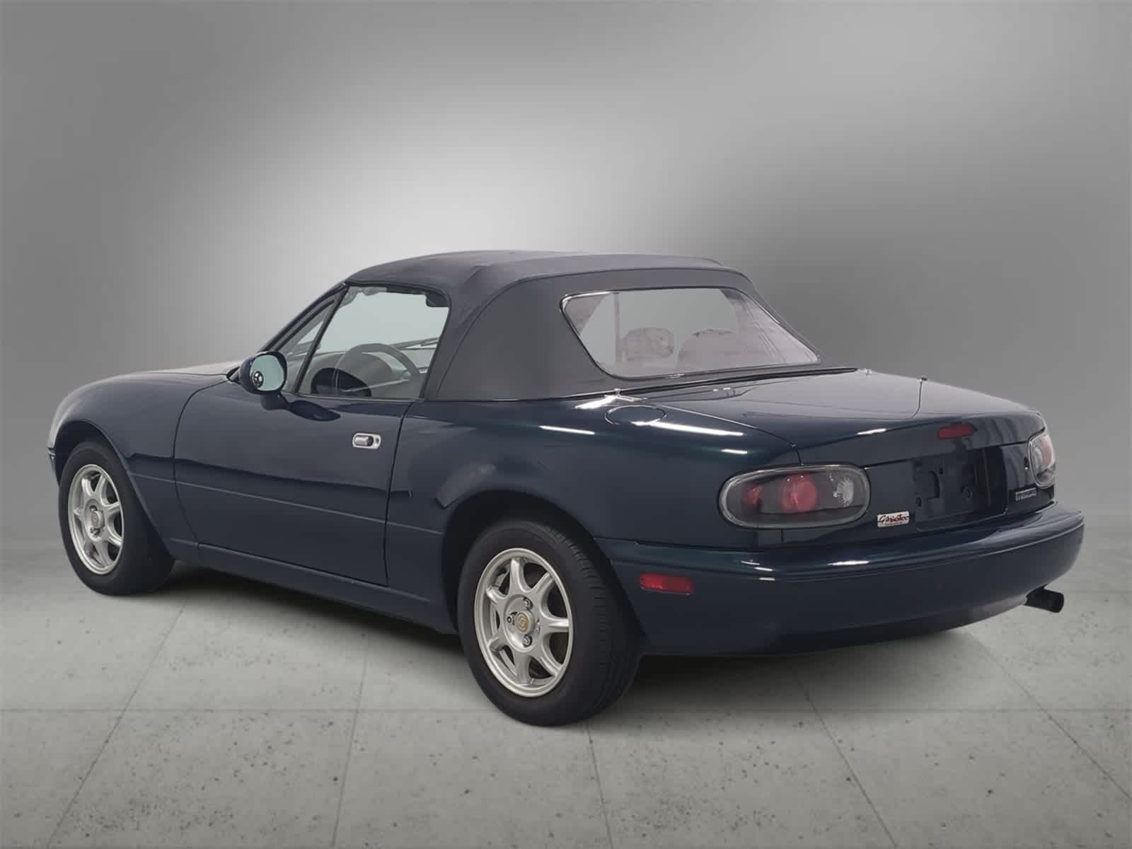 Thumbnail: 1997 Mazda MX-5 Miata - 6