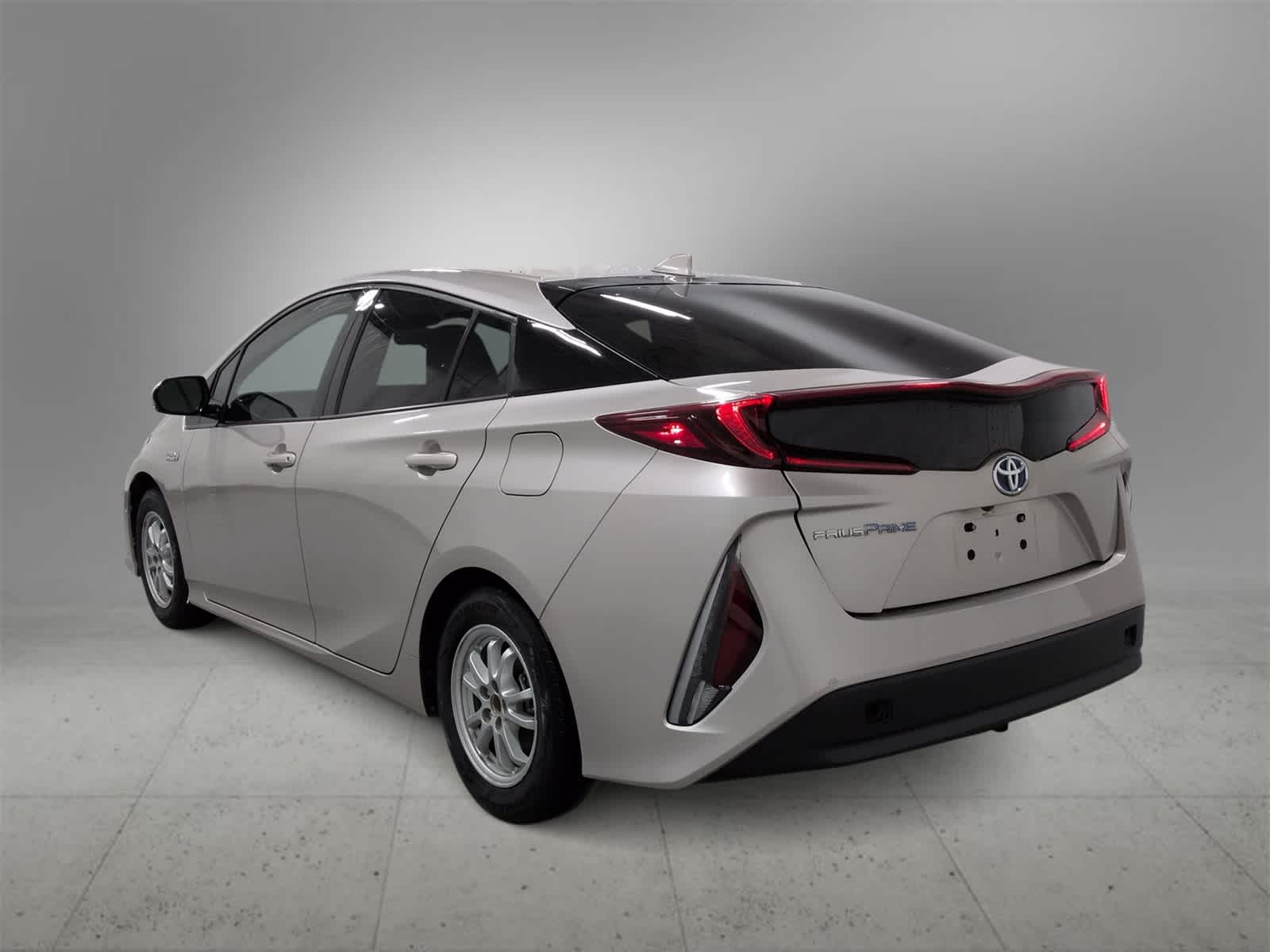 Thumbnail: 2017 Toyota Prius Prime - 6