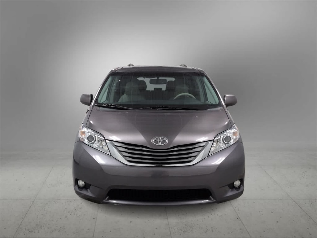 Used 2014 Toyota Sienna XLE Van