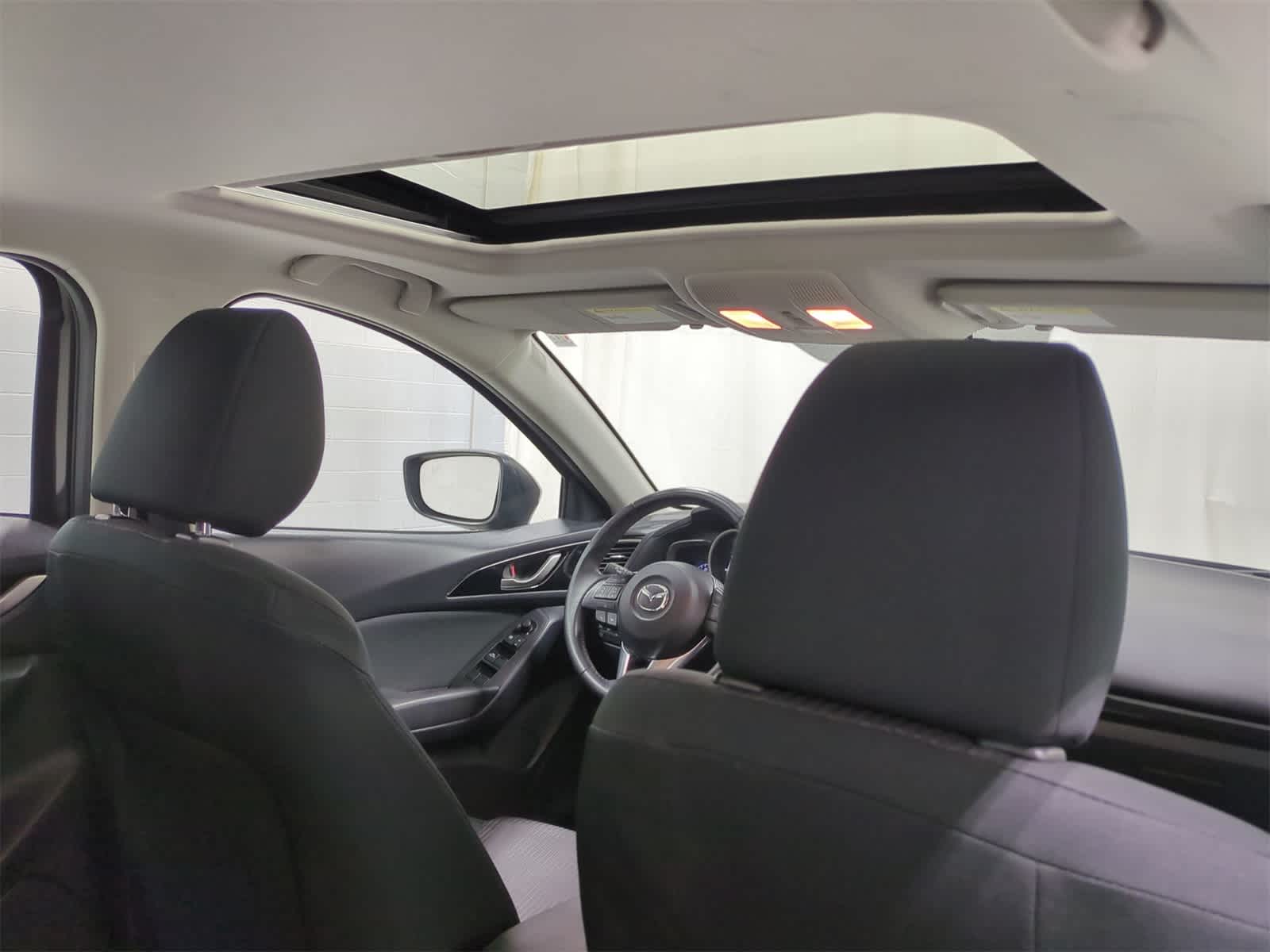 Thumbnail: 2016 Mazda Mazda3 - 23