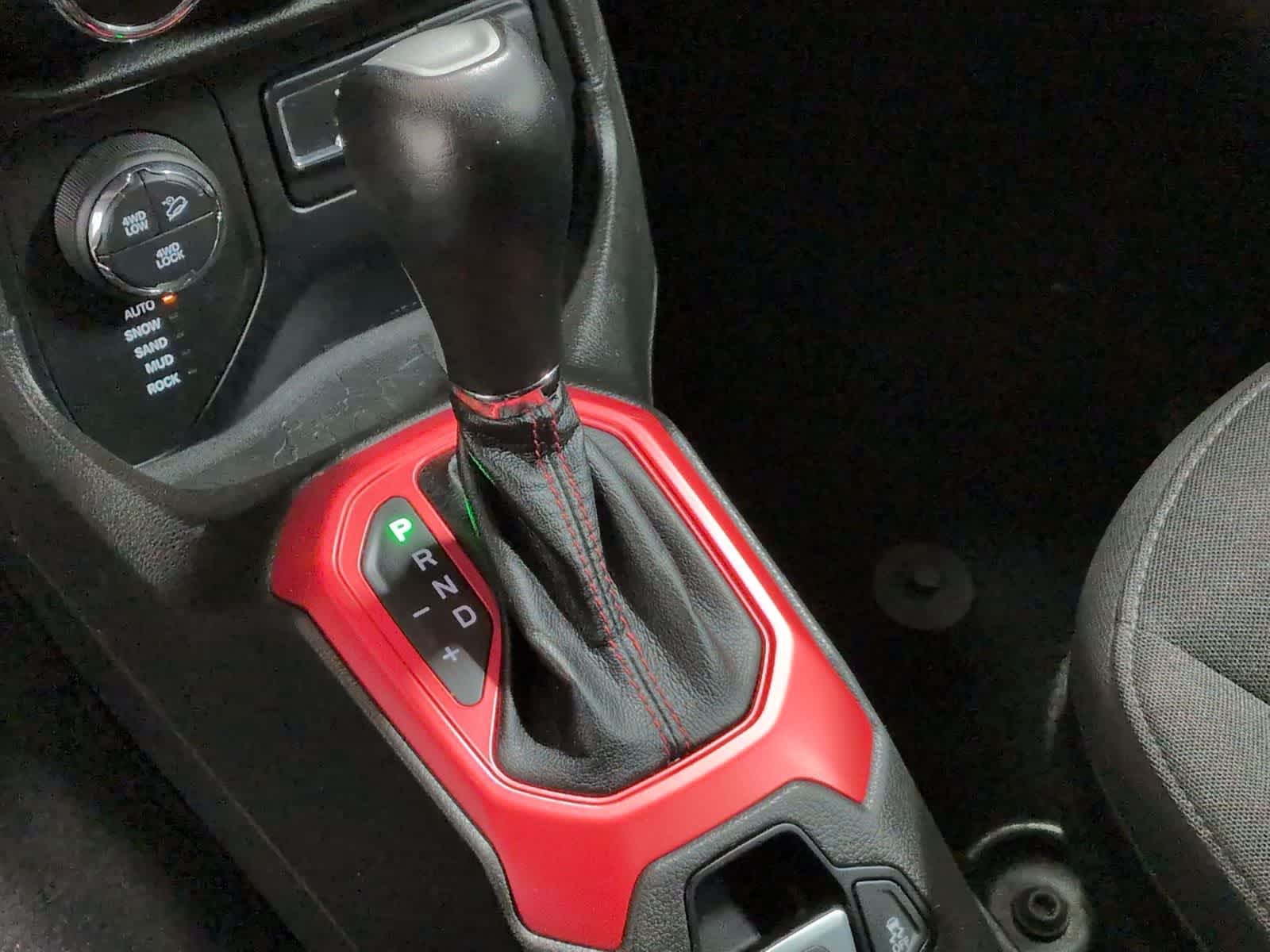 Thumbnail: 2017 Jeep Renegade - 28