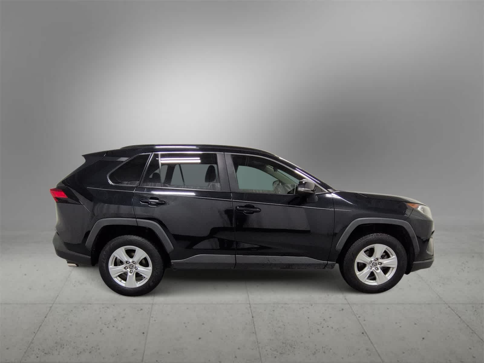 Thumbnail: 2019 Toyota RAV4 - 9
