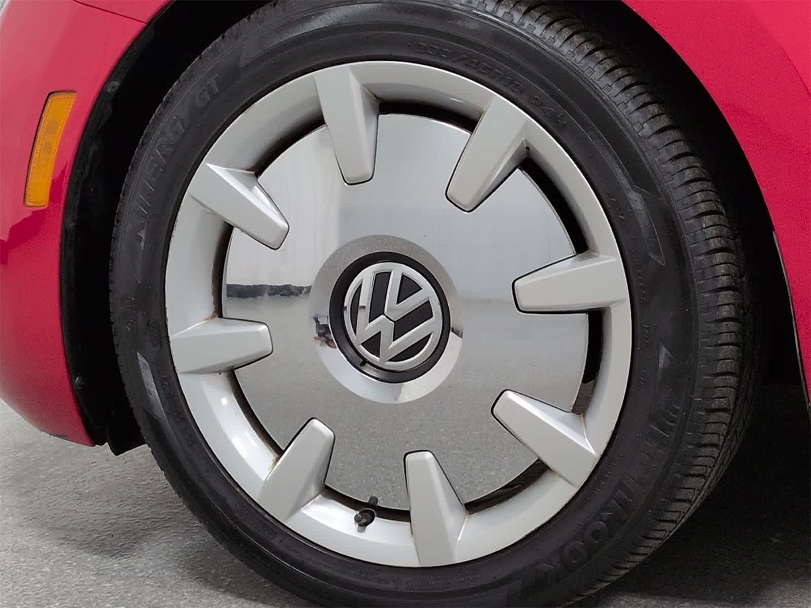 Thumbnail: 2019 Volkswagen Beetle - 14