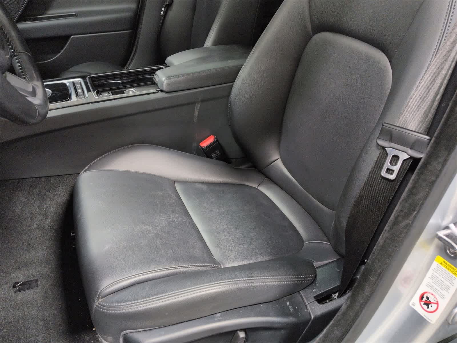 Thumbnail: 2018 Jaguar XE - 17