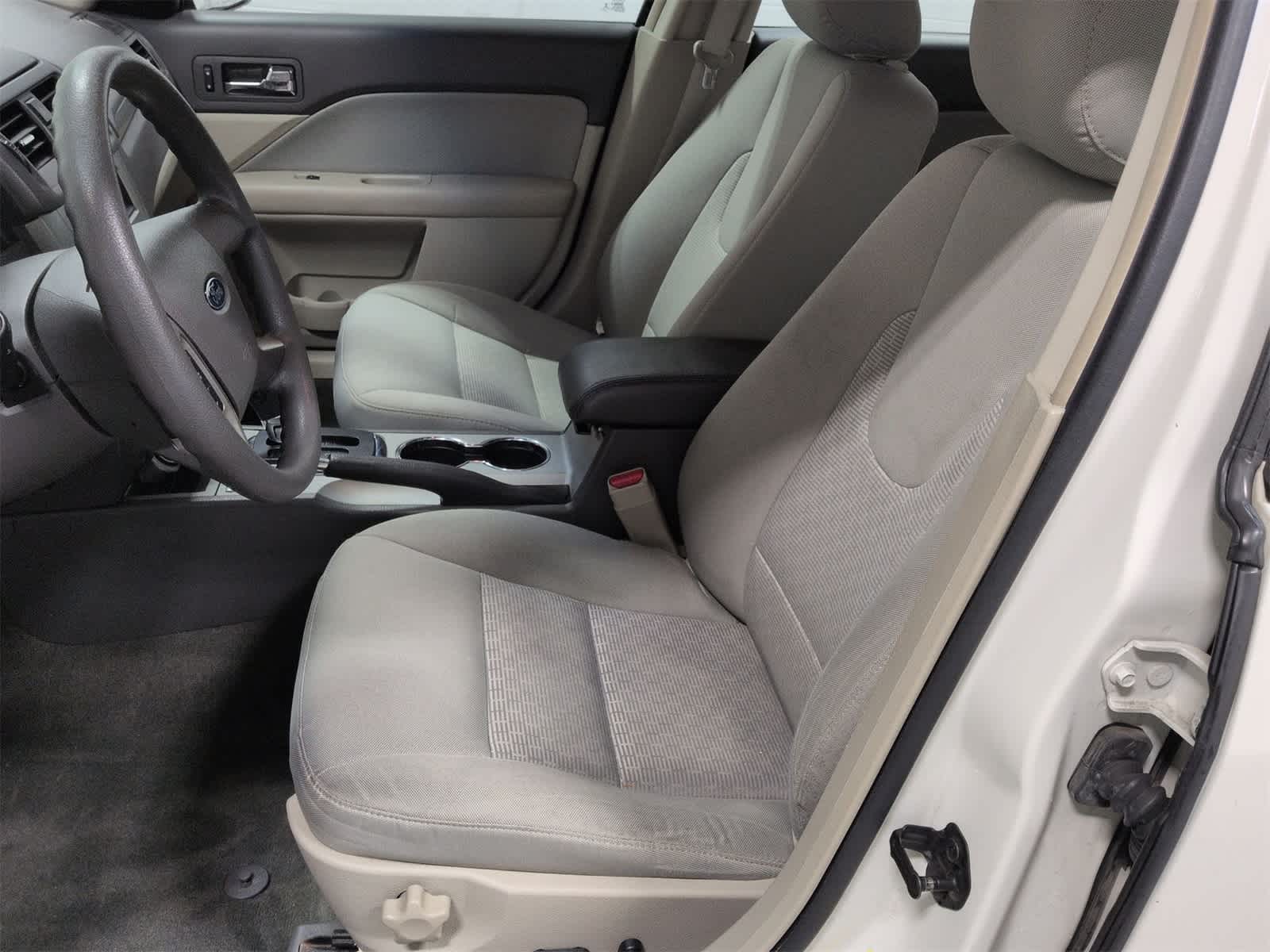 Thumbnail: 2012 Ford Fusion - 17