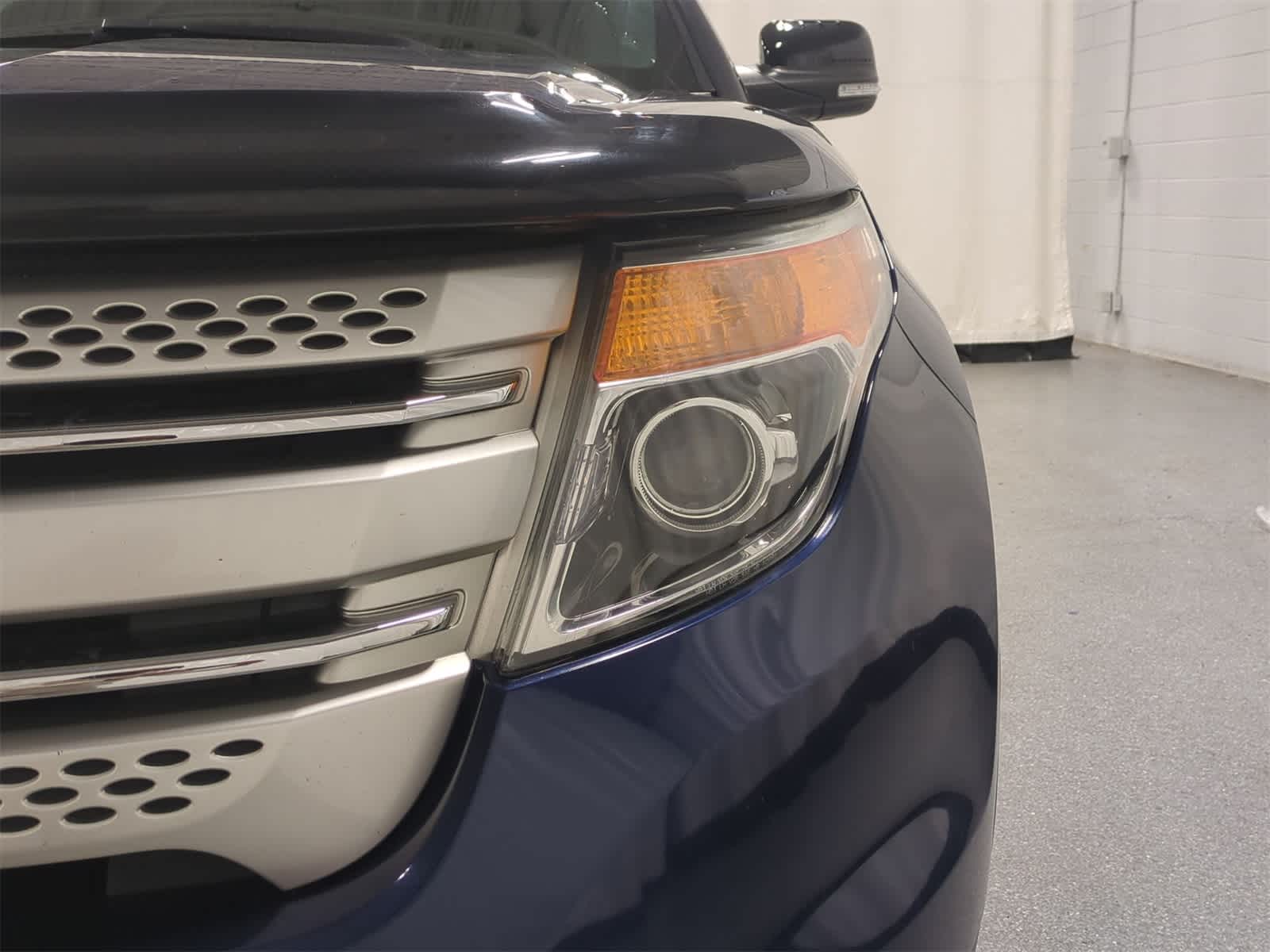 Thumbnail: 2012 Ford Explorer - 11