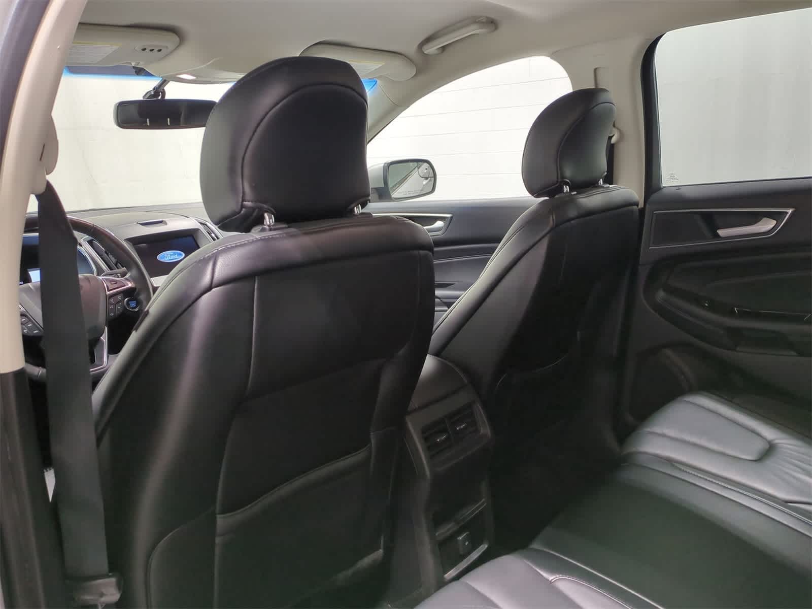2018 Ford Edge Titanium 19