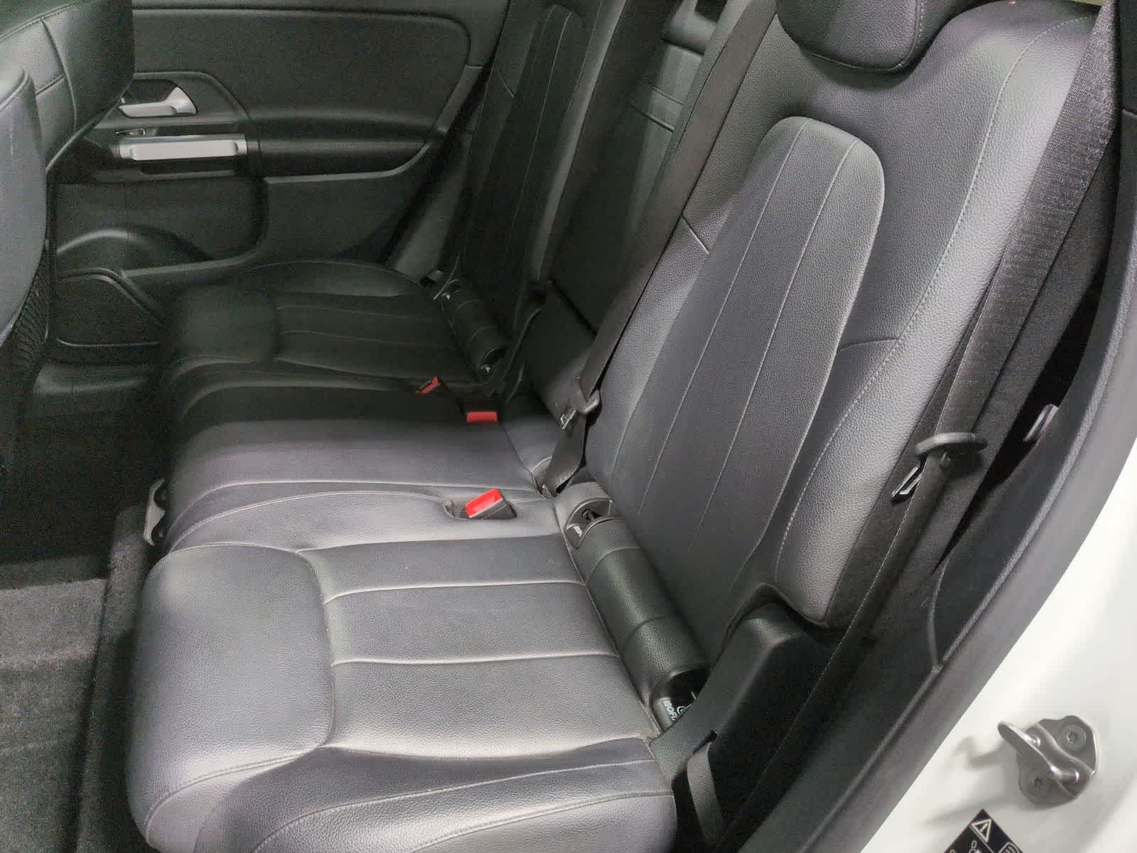 Thumbnail: 2022 Mercedes-Benz GLB - 21