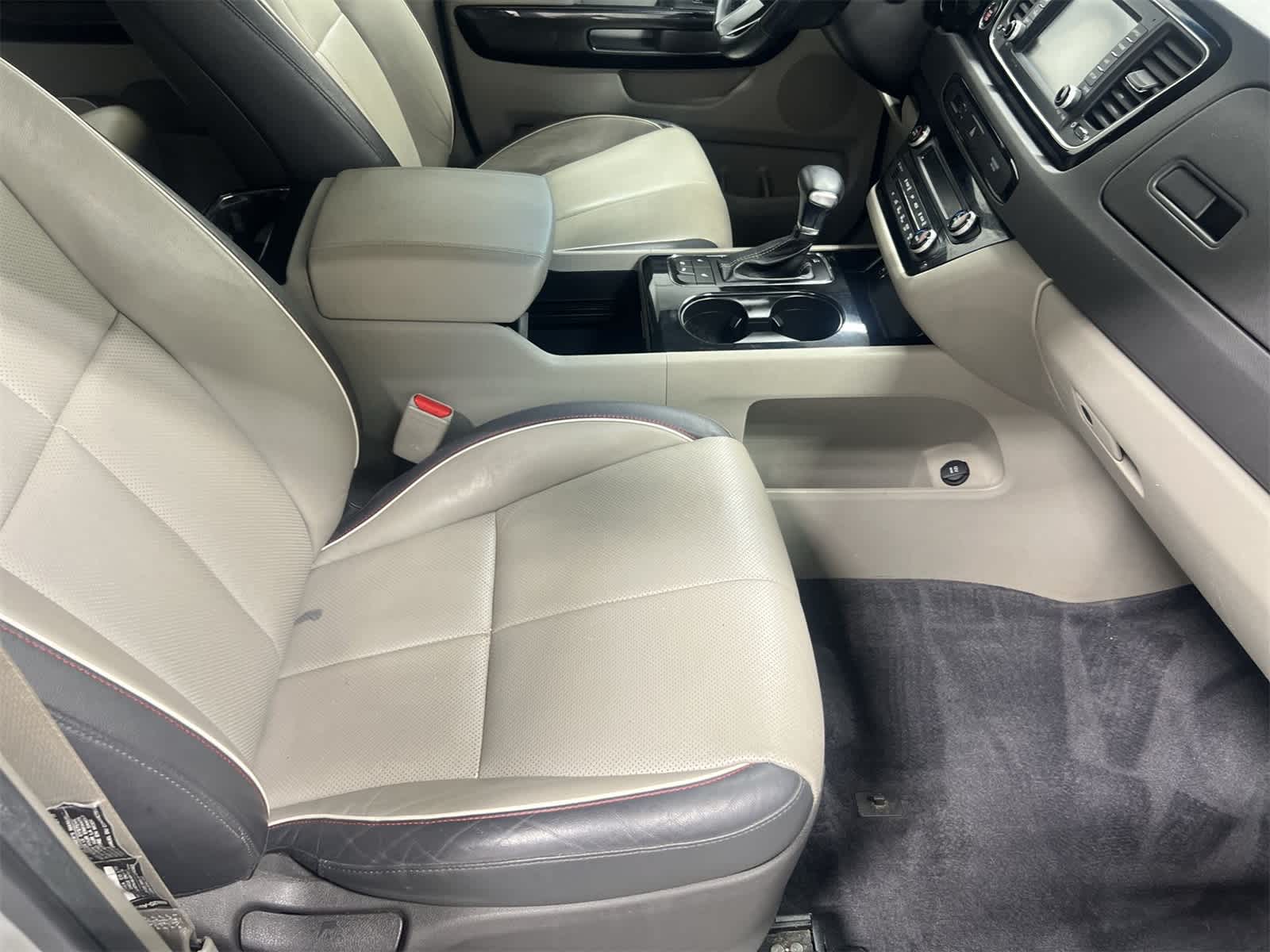 Thumbnail: 2017 Kia Sedona - 22