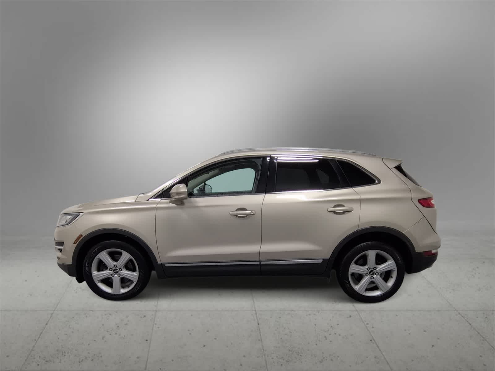 Thumbnail: 2017 Lincoln MKC - 5