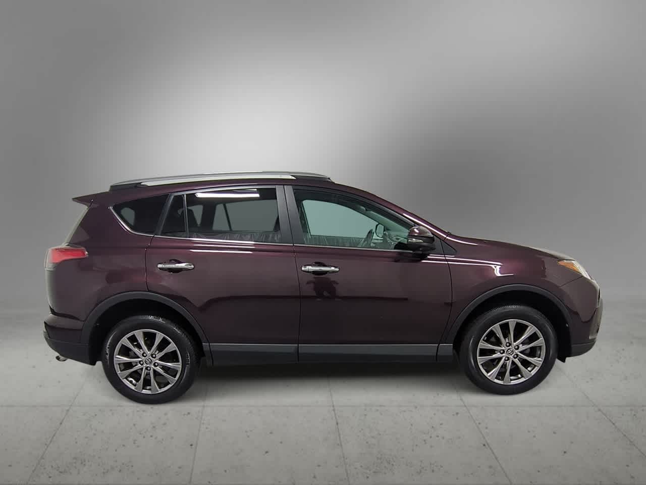 Thumbnail: 2017 Toyota RAV4 - 9