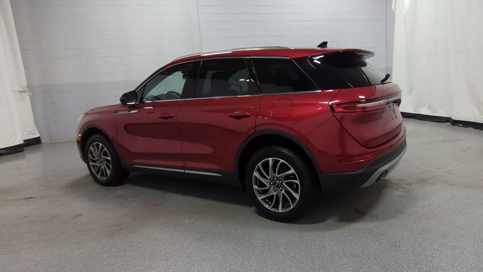 Thumbnail: 2020 Lincoln Corsair - 6