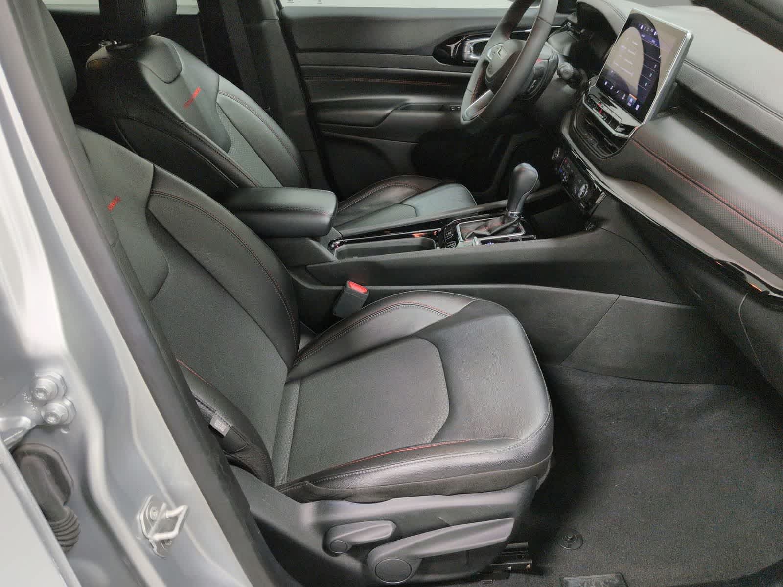 Thumbnail: 2025 Jeep Compass - 22