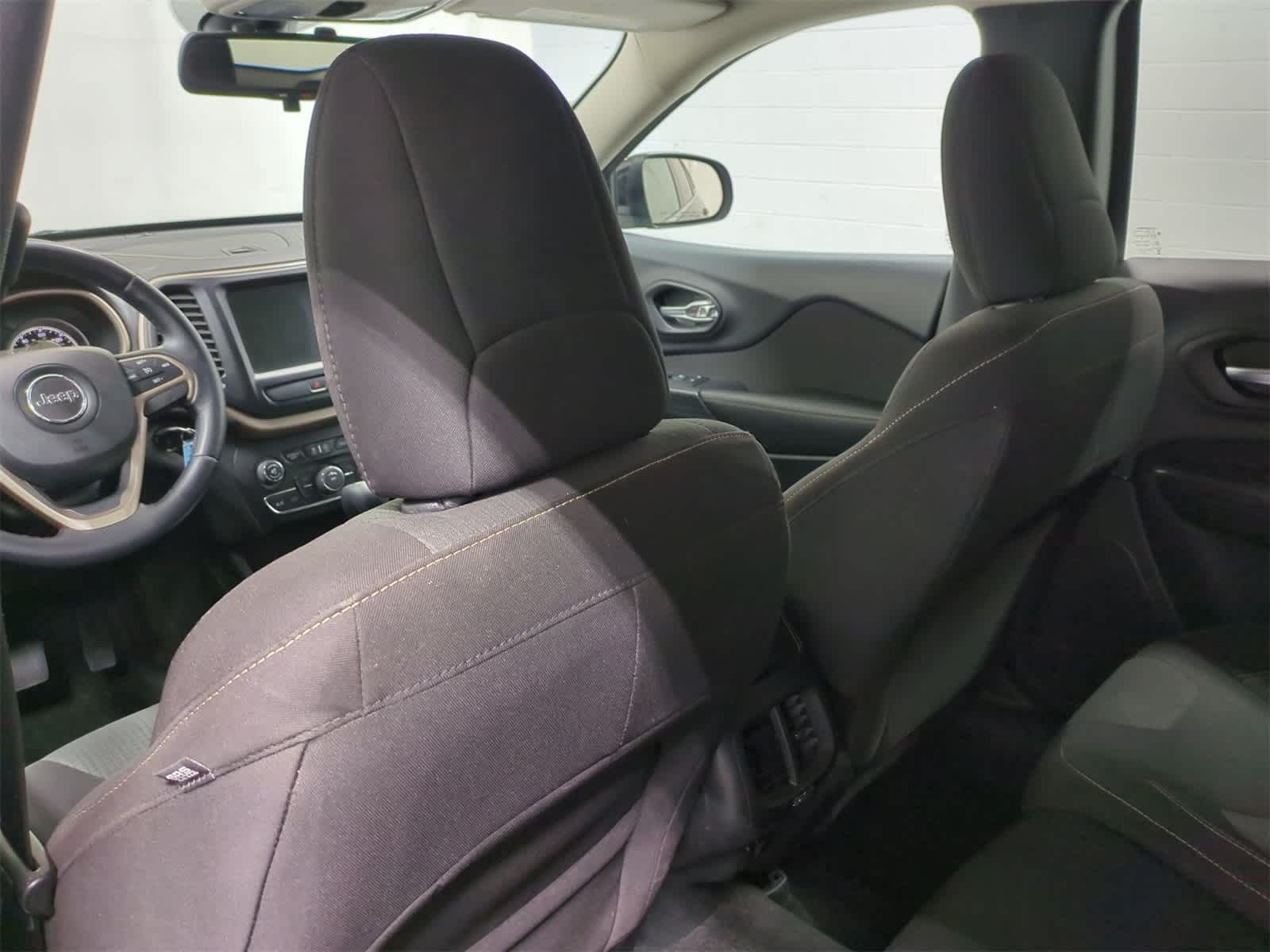 Thumbnail: 2016 Jeep Cherokee - 18