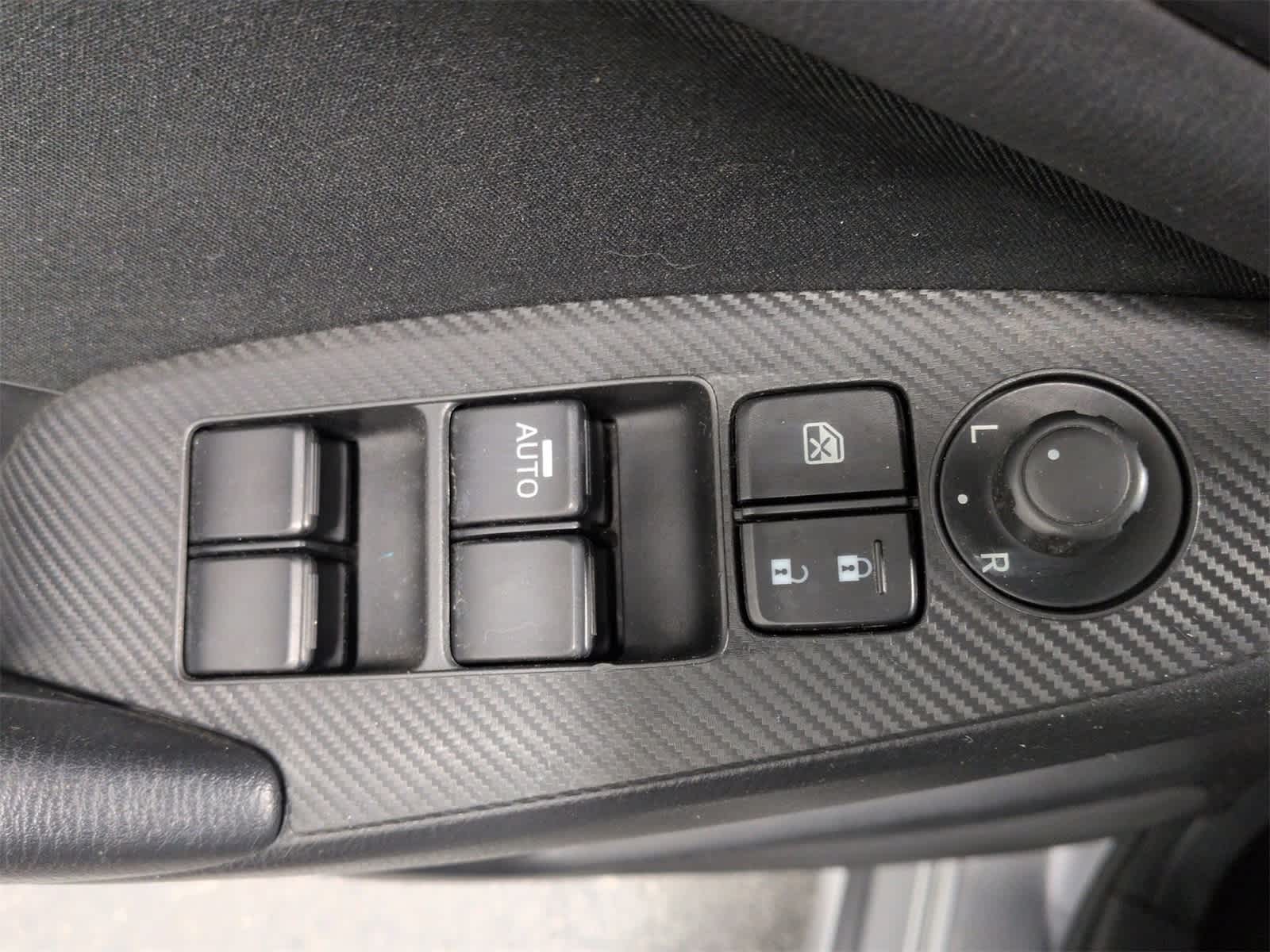Thumbnail: 2015 Mazda Mazda3 - 18