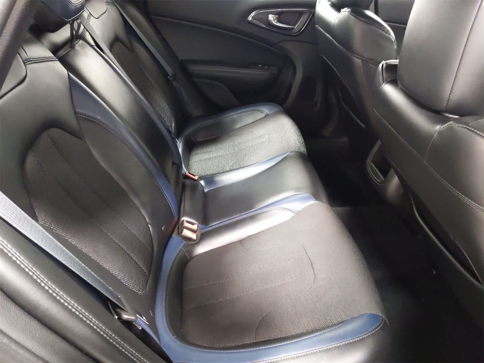 Thumbnail: 2015 Chrysler 200 - 22