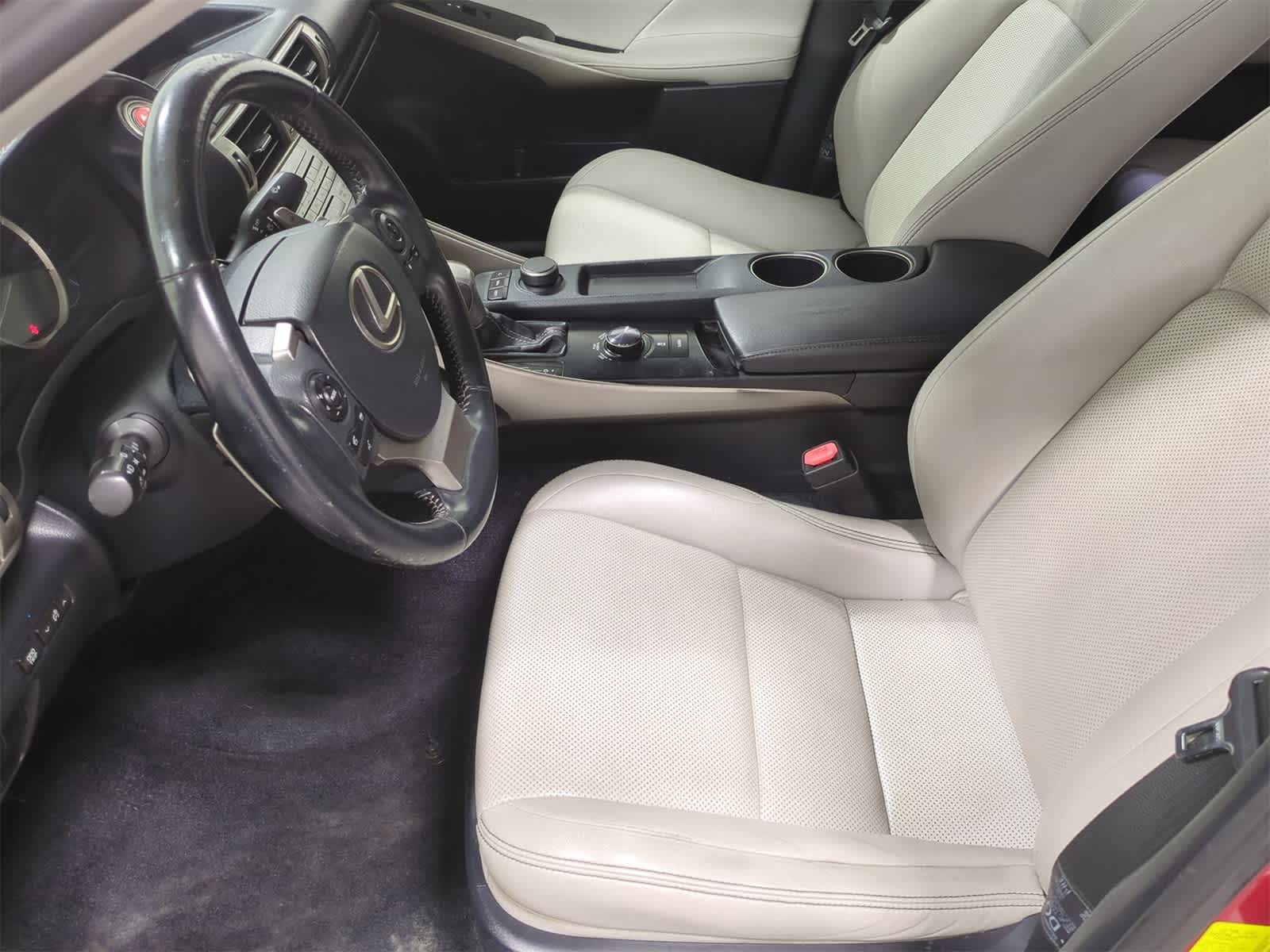 Thumbnail: 2014 Lexus IS - 17