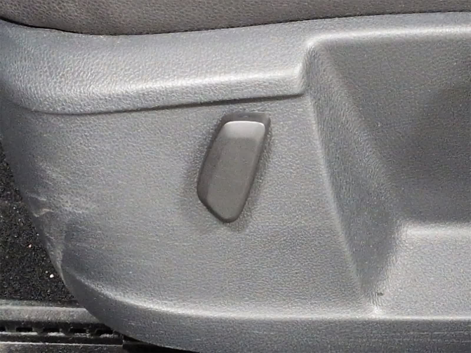 Thumbnail: 2013 Volkswagen Tiguan - 18