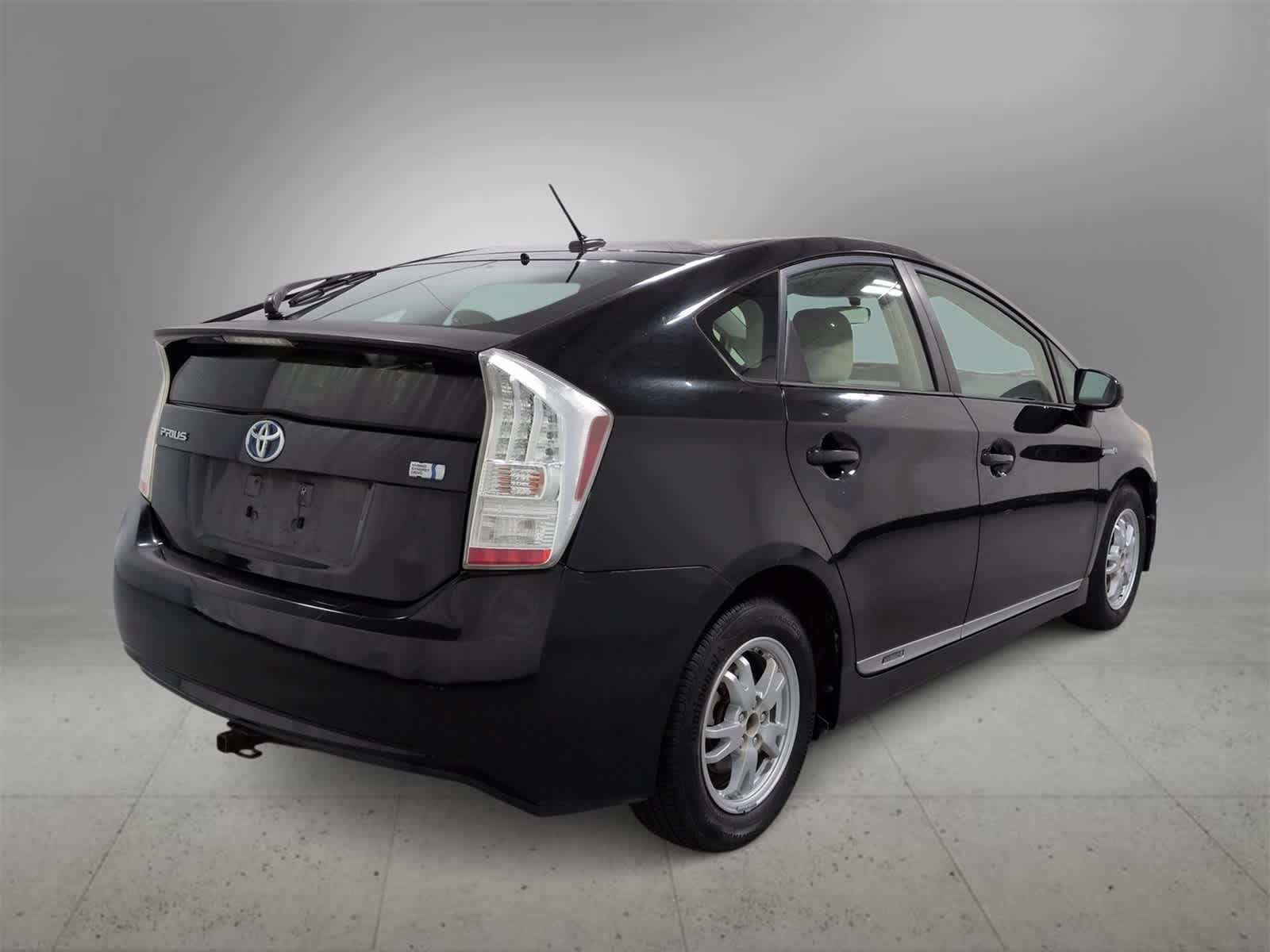 Thumbnail: 2011 Toyota Prius - 8