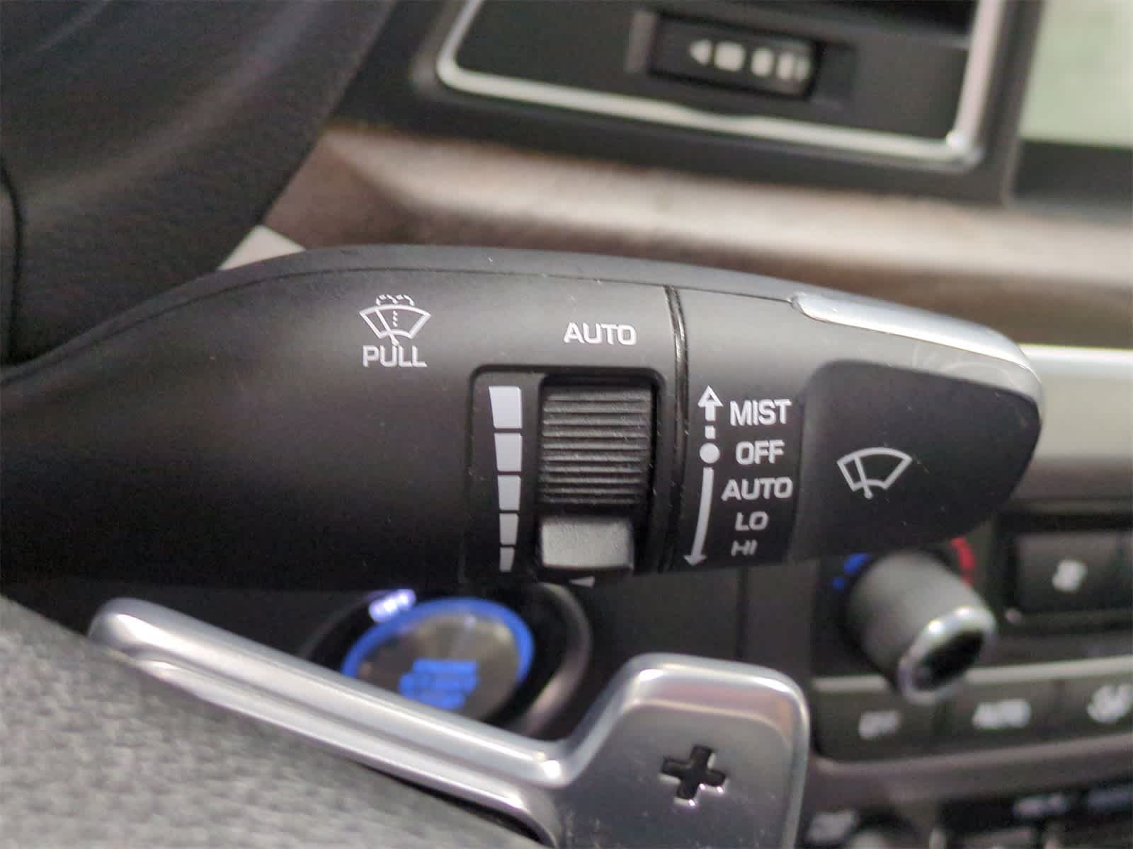 Thumbnail: 2015 Hyundai Genesis - 26