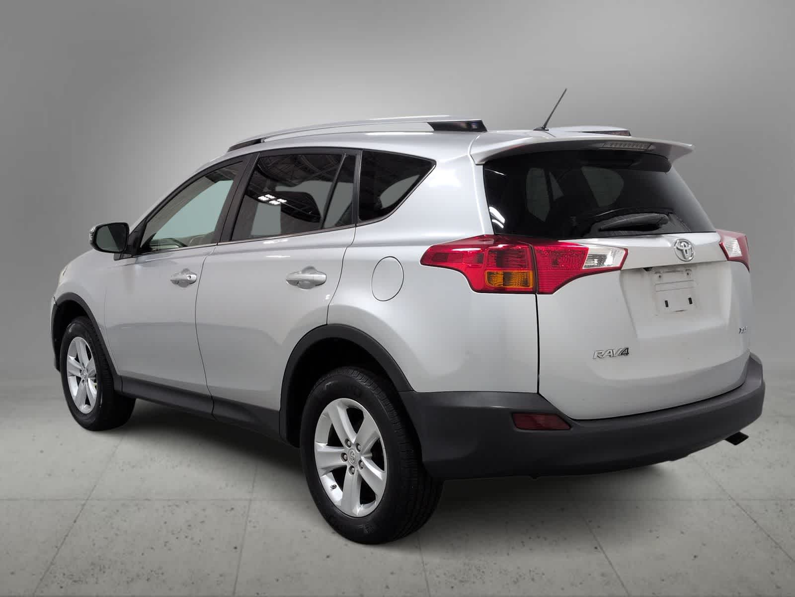 Thumbnail: 2013 Toyota RAV4 - 6