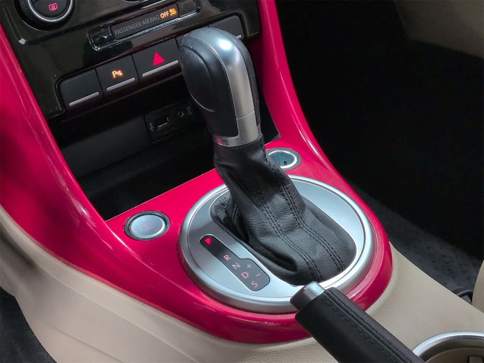 Thumbnail: 2019 Volkswagen Beetle - 33