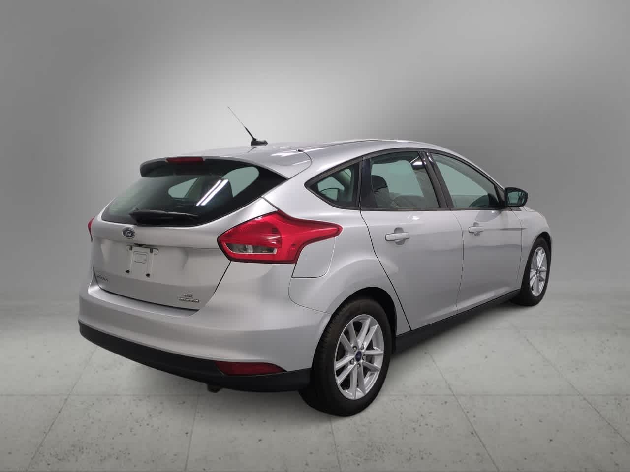 Thumbnail: 2016 Ford Focus - 8