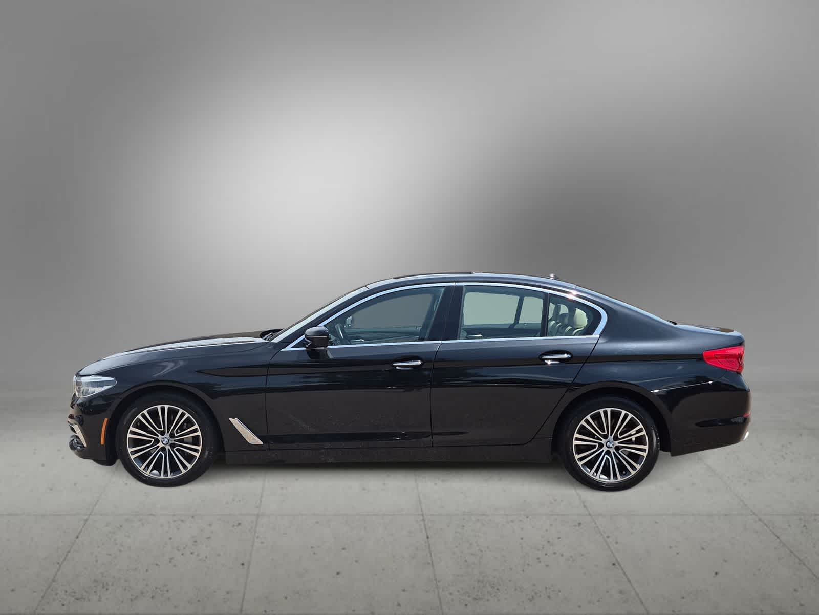 Thumbnail: 2017 BMW 5 Series - 5