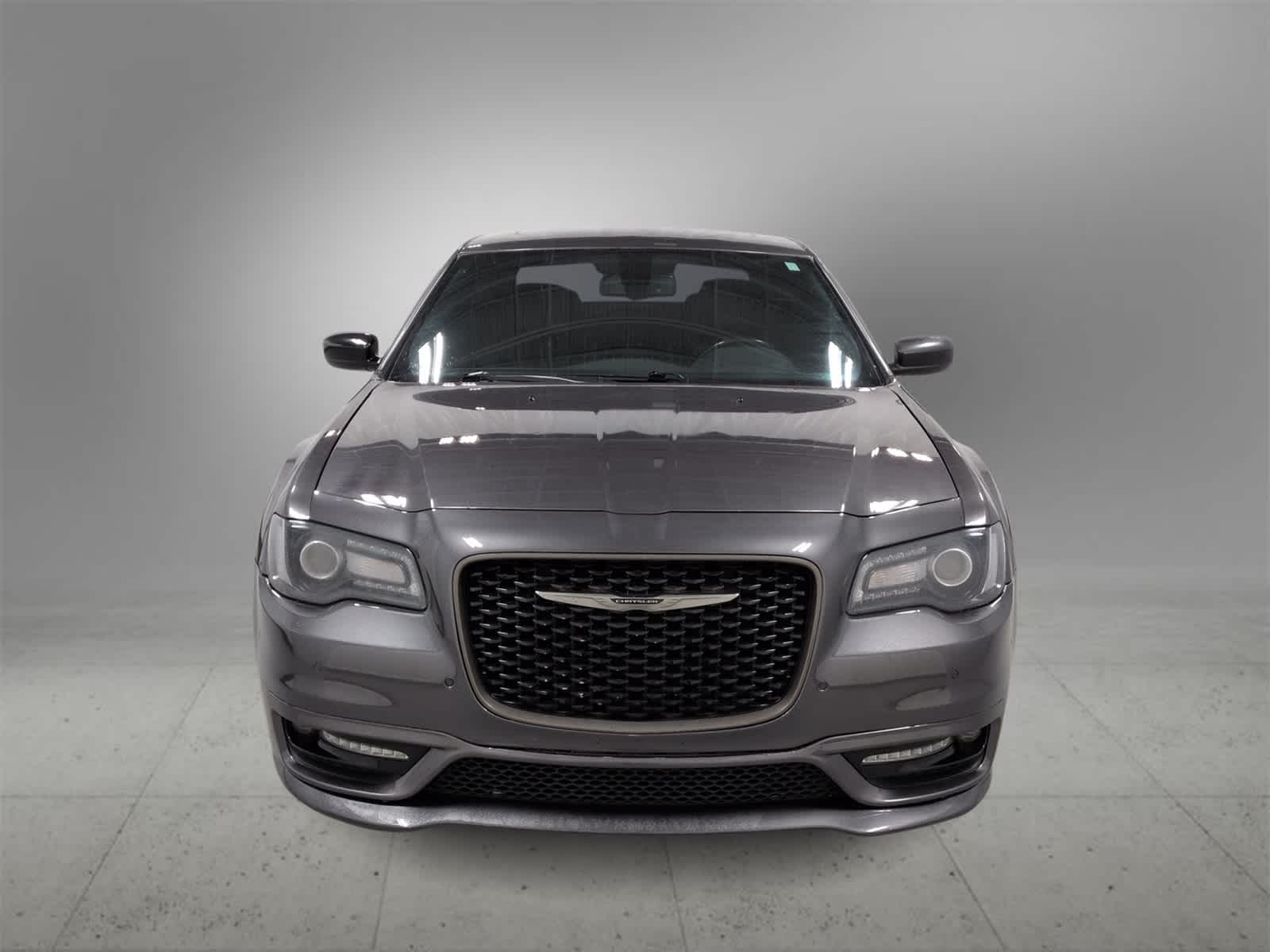 Thumbnail: 2022 Chrysler 300 - 3