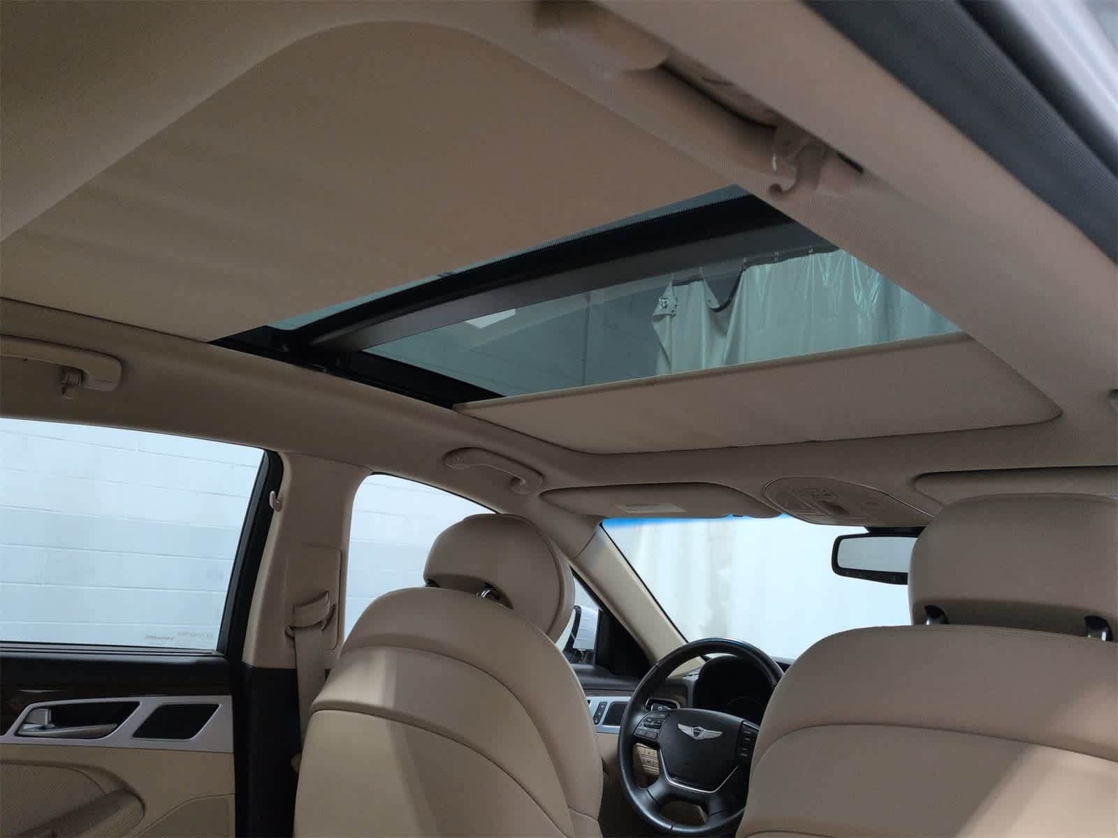 Thumbnail: 2015 Hyundai Genesis - 23