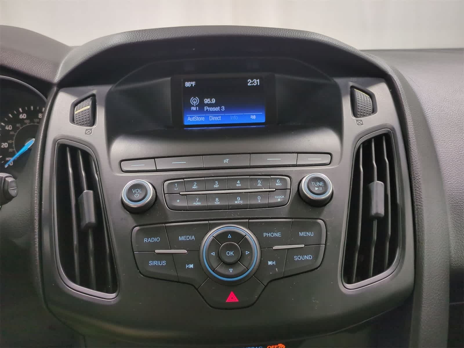 Thumbnail: 2018 Ford Focus - 28