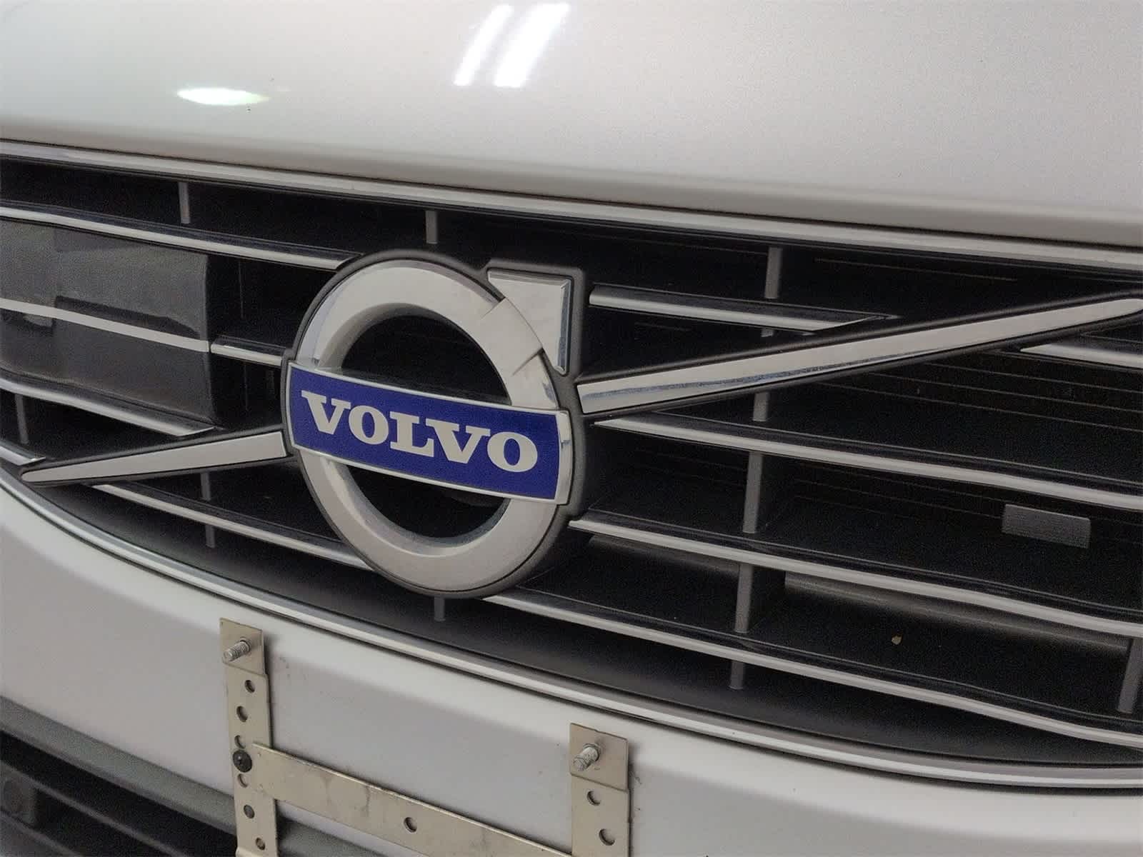 Thumbnail: 2017 Volvo S60 - 12